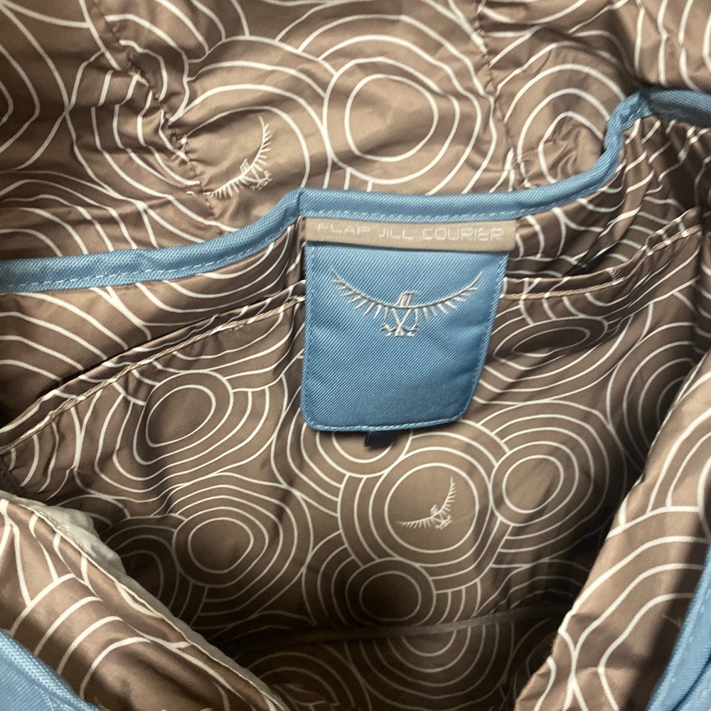 Osprey Blue Flap Jill Courier . - Picture 10 of 11